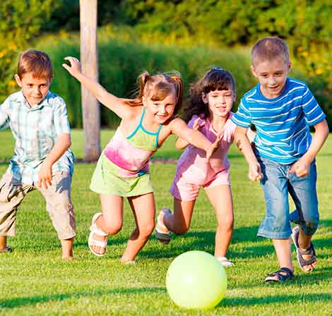 Experimenta la alegría con Banana Boat en tu parque de juegos favorito, prolongando tus momentos de diversión sin preocupaciones por el sol.